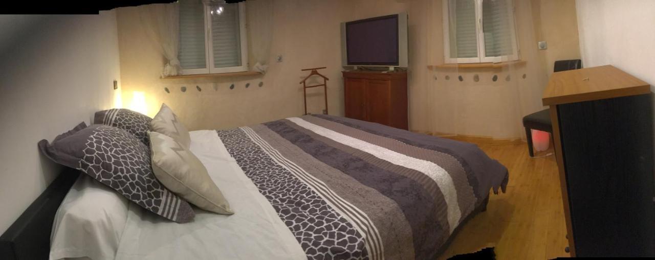 La Decouverte, Jacuzzi, Sauna, Et Terrasse Avec Vue Sur Lac A La Campagne Entre Toulouse Et Auch Catonvielle Exterior photo